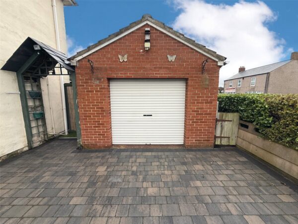 St Aidans Avenue, Framwellgate Moor, Durham, DH1 5BB