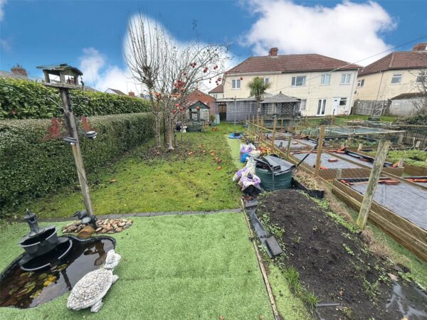 St Aidans Avenue, Framwellgate Moor, Durham, DH1 5BB